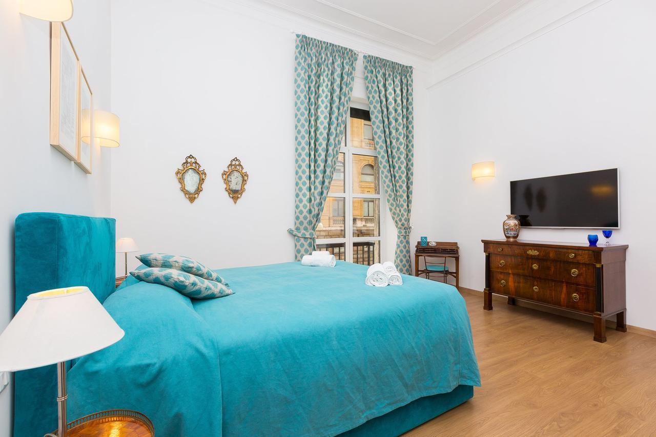Prestigious Apartment Via Barberini Rome Exterior photo