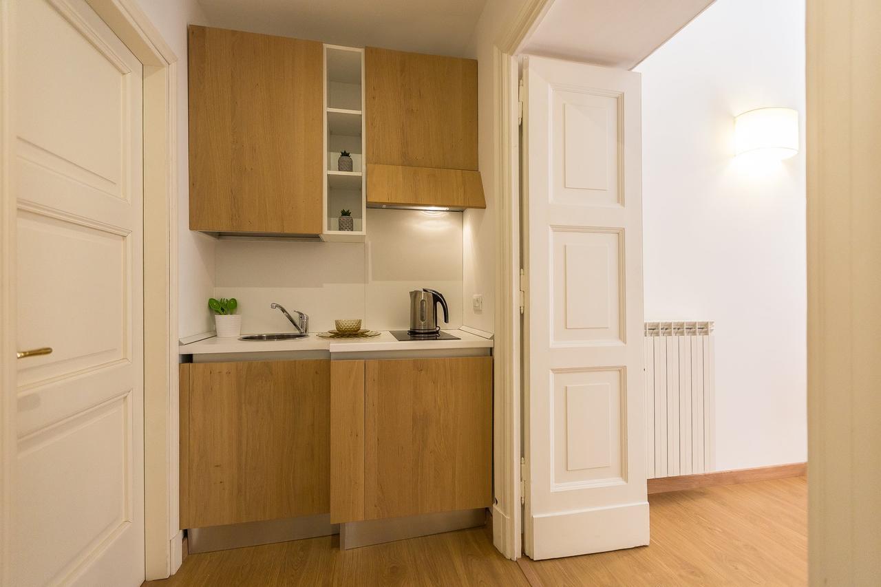 Prestigious Apartment Via Barberini Rome Exterior photo